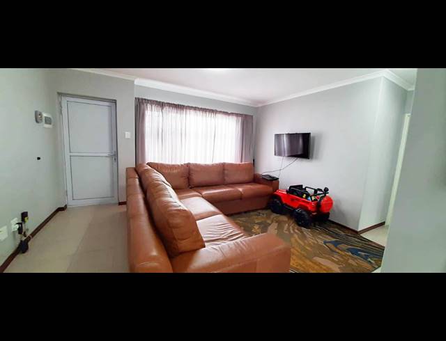 2 BEDROOM TOWNHOUSE RENTED IN FAIRVIEW
